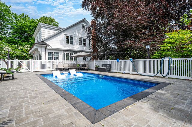 6 New York Avenue, Stony Brook, NY 11790