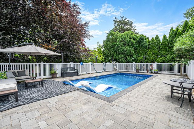 6 New York Avenue, Stony Brook, NY 11790