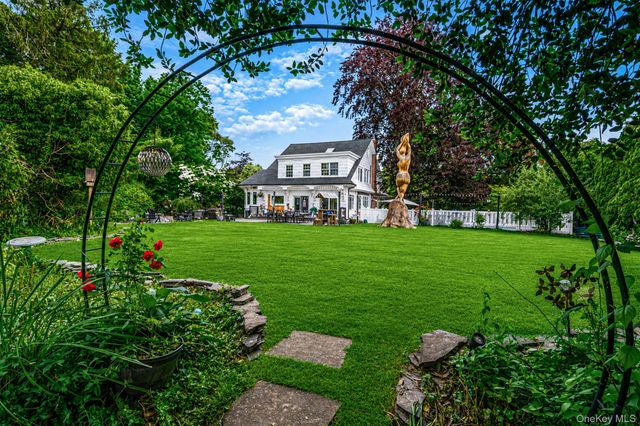 6 New York Avenue, Stony Brook, NY 11790