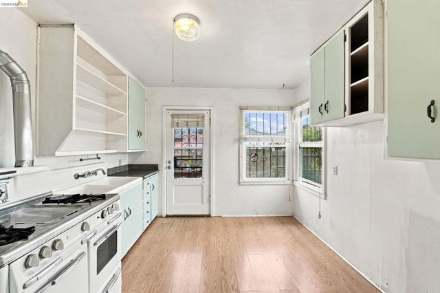 274 Collins, Richmond, CA 94801