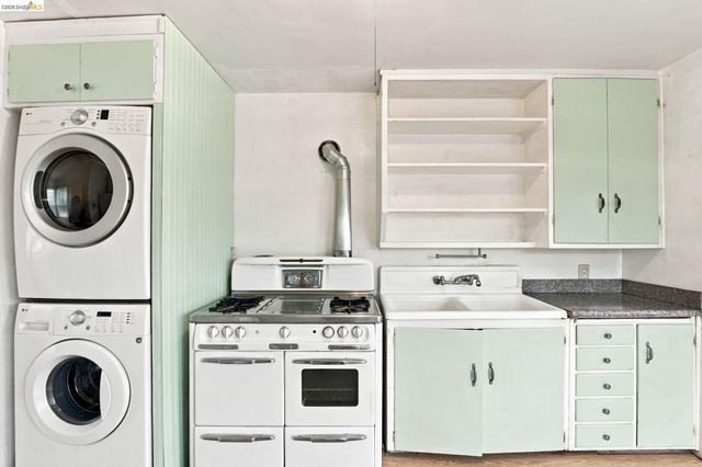 274 Collins, Richmond, CA 94801