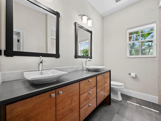819 PARADISE WAY, Sarasota, FL 34242