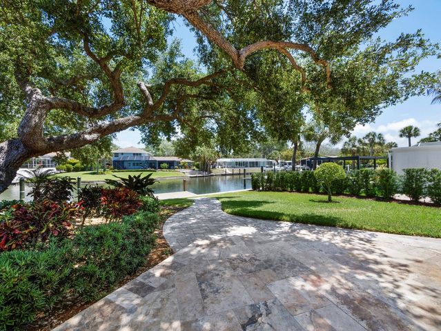 819 PARADISE WAY, Sarasota, FL 34242