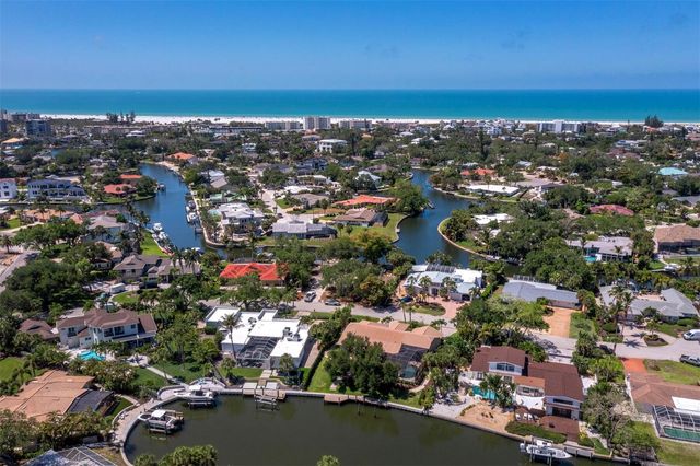 819 PARADISE WAY, Sarasota, FL 34242