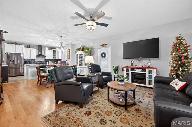 3308 Shutten Street, St Charles, MO 63301