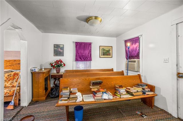 2201 White Street, Winston-salem, NC 27105