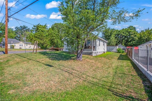 2201 White Street, Winston-salem, NC 27105