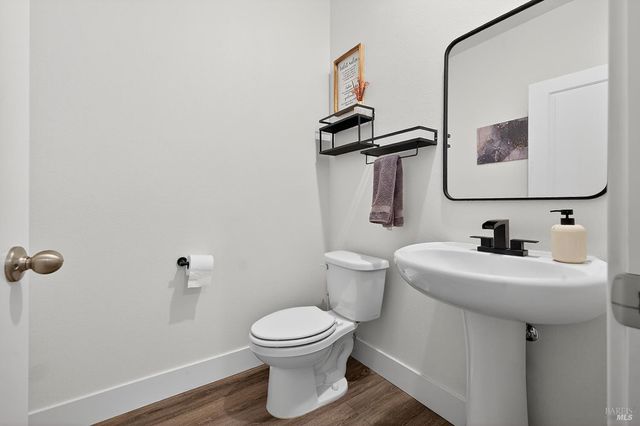 6042 Oxford Pl, Rohnert Park, CA 94928