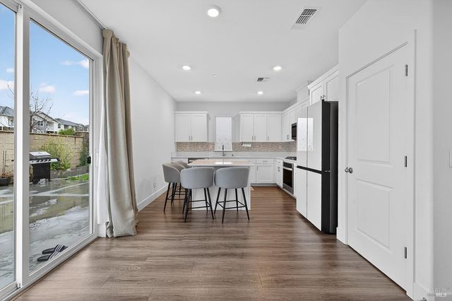 6042 Oxford Pl, Rohnert Park, CA 94928