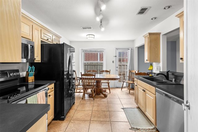 136 Goldeneye Lane, Fort Worth, TX 76120