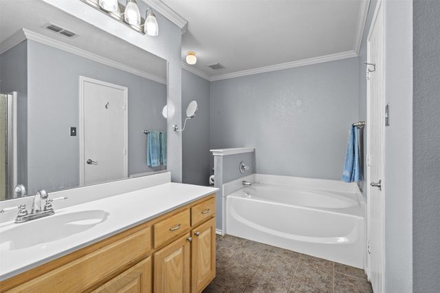 136 Goldeneye Lane, Fort Worth, TX 76120