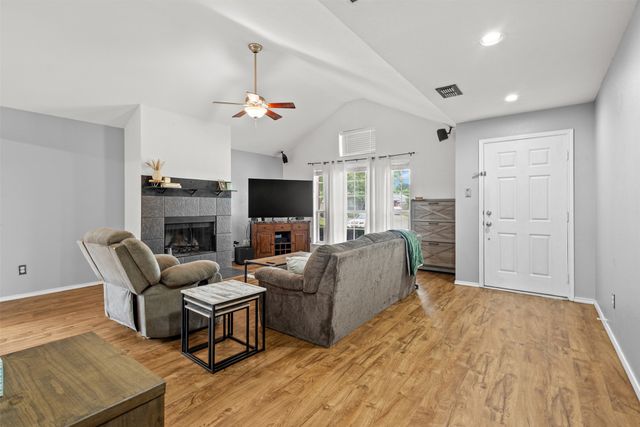 136 Goldeneye Lane, Fort Worth, TX 76120