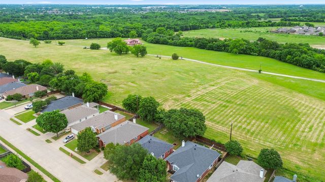 136 Goldeneye Lane, Fort Worth, TX 76120