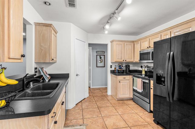 136 Goldeneye Lane, Fort Worth, TX 76120