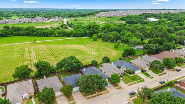 136 Goldeneye Lane, Fort Worth, TX 76120