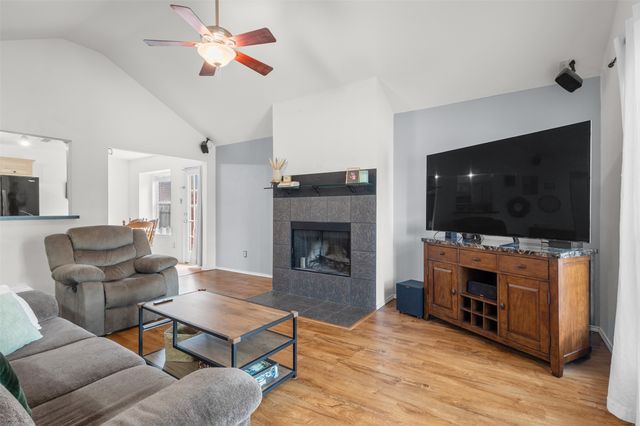 136 Goldeneye Lane, Fort Worth, TX 76120
