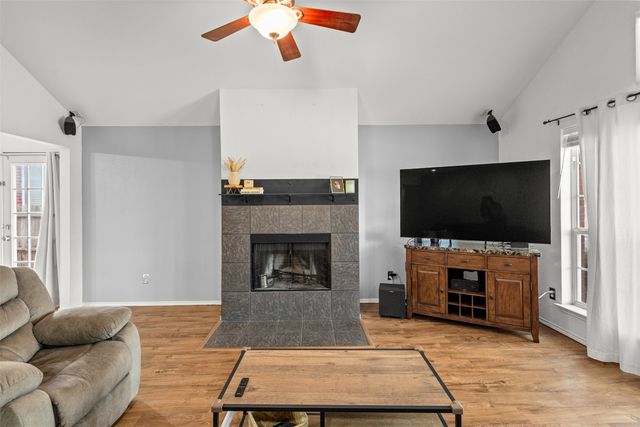136 Goldeneye Lane, Fort Worth, TX 76120