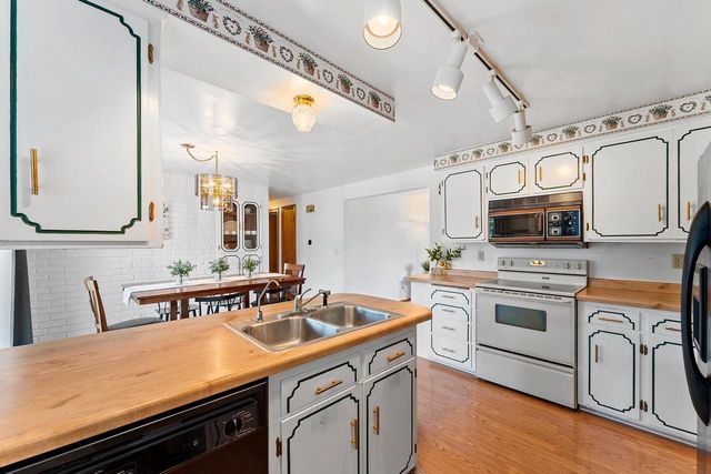 487 SUPERIOR ROAD, Green Bay, WI 54311