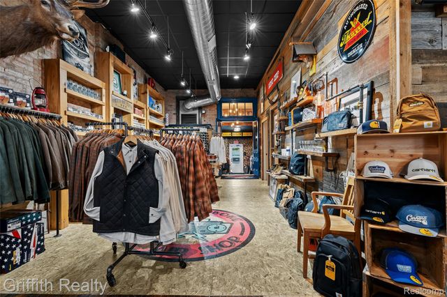 104 S Leroy Street, Fenton, MI 48430