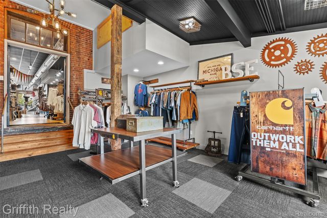 104 S Leroy Street, Fenton, MI 48430