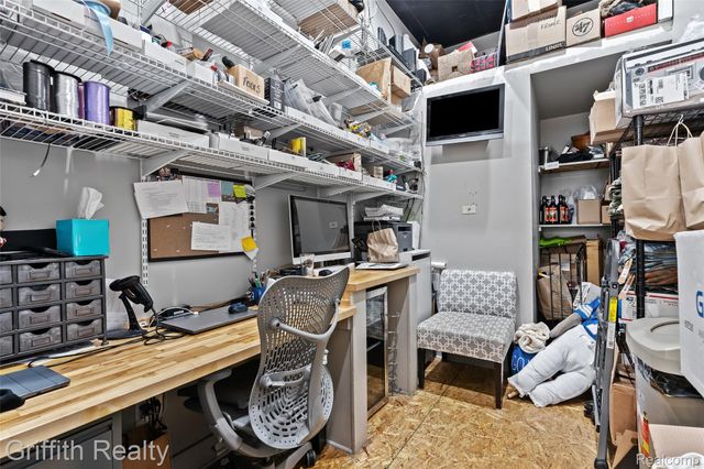 104 S Leroy Street, Fenton, MI 48430