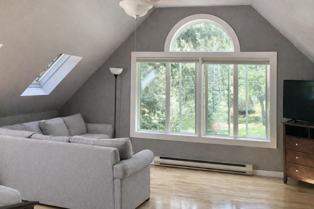 70 Hillside Drive, Henniker, NH 03242