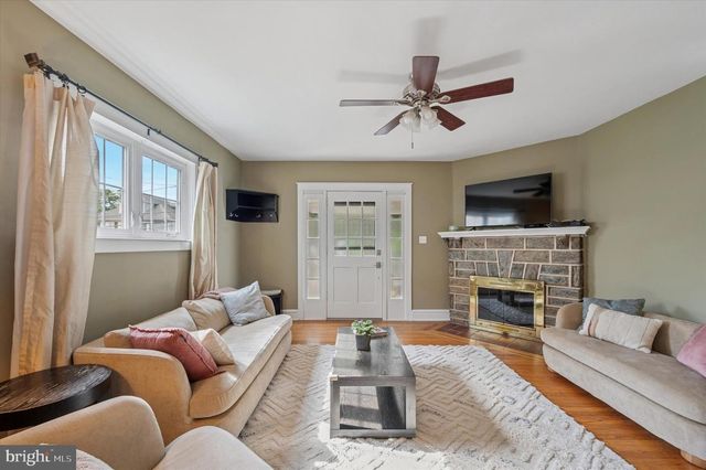 17 E TURNBULL AVE, Havertown, PA 19083