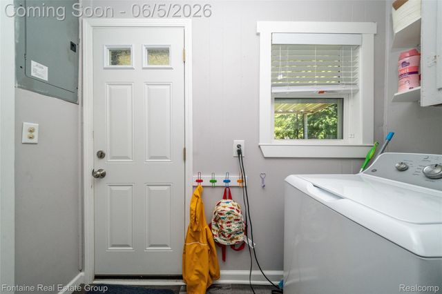 15165 Garden Street, Livonia, MI 48154