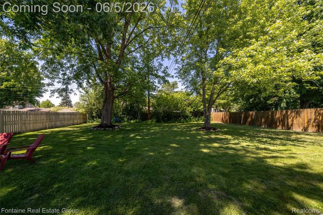 15165 Garden Street, Livonia, MI 48154