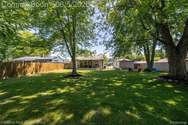 15165 Garden Street, Livonia, MI 48154