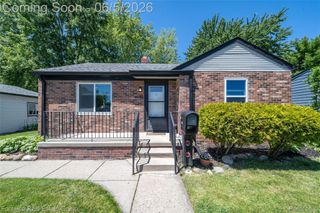 15165 Garden Street, Livonia, MI 48154