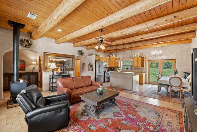 819 Calle Cunyo, Espanola, NM 87532