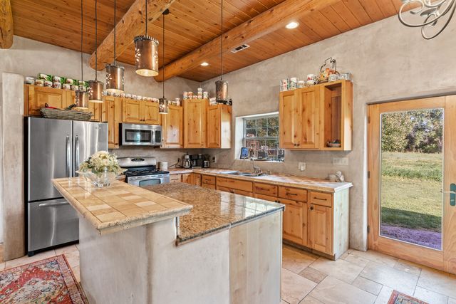 819 Calle Cunyo, Espanola, NM 87532