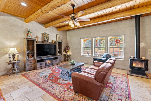 819 Calle Cunyo, Espanola, NM 87532