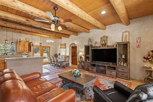 819 Calle Cunyo, Espanola, NM 87532