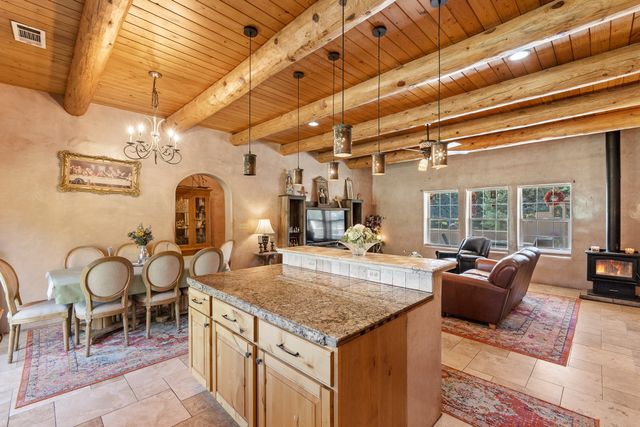 819 Calle Cunyo, Espanola, NM 87532