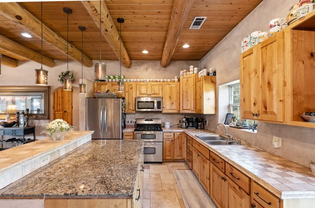 819 Calle Cunyo, Espanola, NM 87532