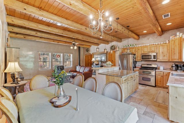 819 Calle Cunyo, Espanola, NM 87532