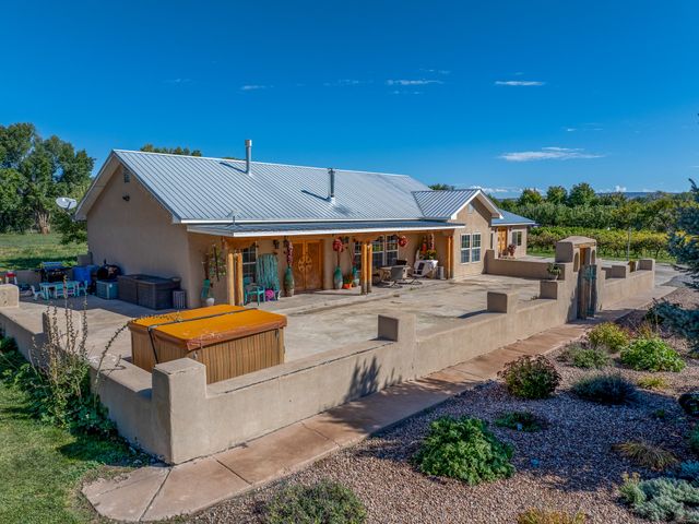 819 Calle Cunyo, Espanola, NM 87532