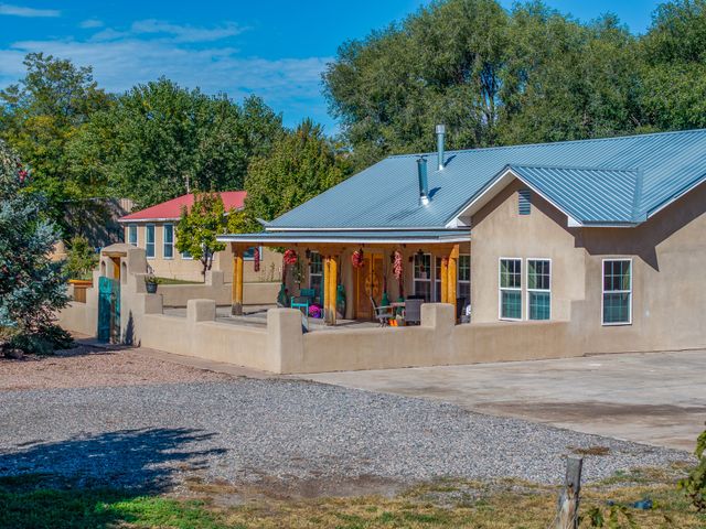 819 Calle Cunyo, Espanola, NM 87532
