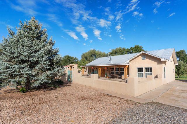 819 Calle Cunyo, Espanola, NM 87532