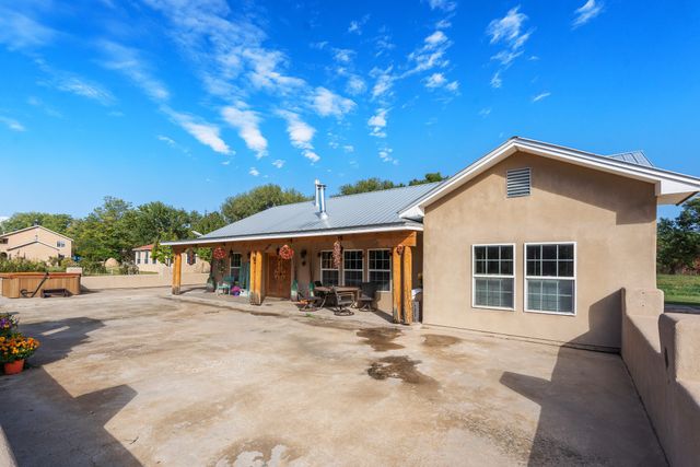 819 Calle Cunyo, Espanola, NM 87532