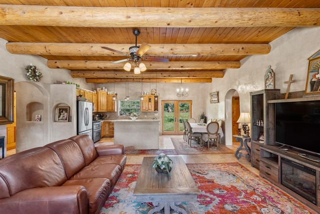 819 Calle Cunyo, Espanola, NM 87532