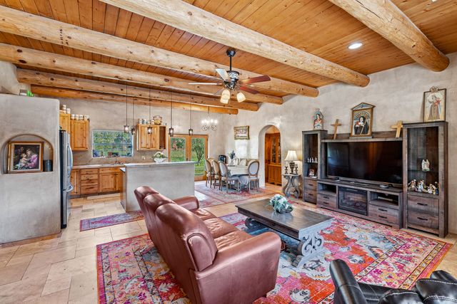 819 Calle Cunyo, Espanola, NM 87532