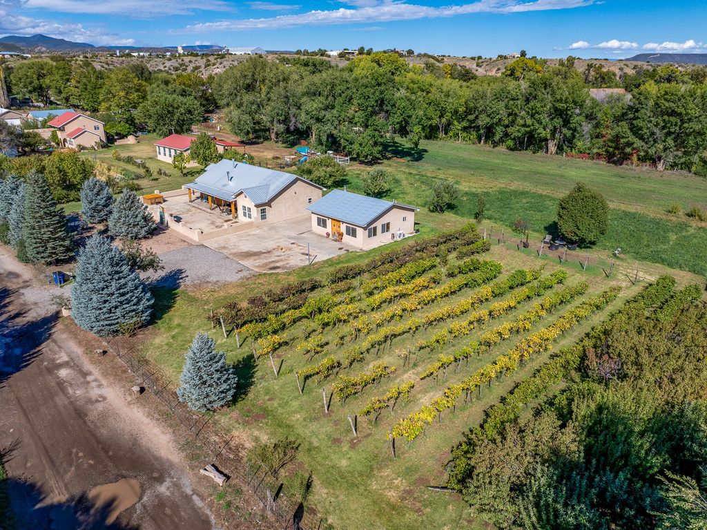 819 Calle Cunyo, Espanola, NM 87532