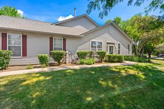 621 Littleton Trail 13-4, Elgin, IL 60120