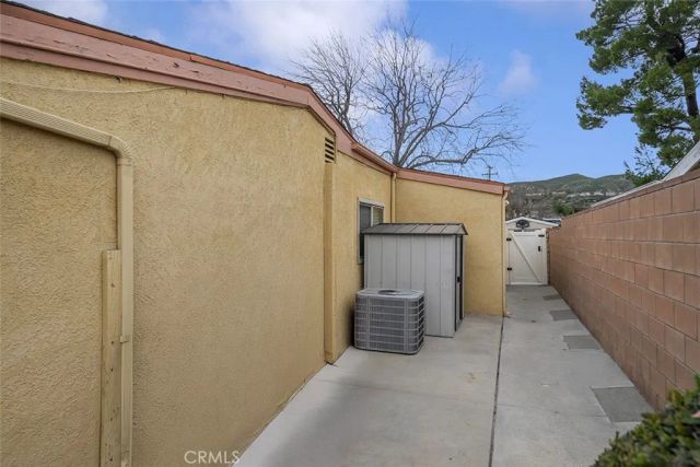 19324 Fairweather, Canyon Country, CA 91351