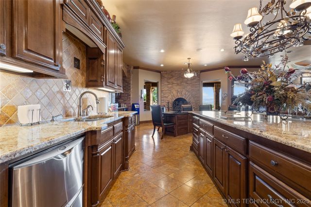 810 Gene Autry Road, Ardmore, OK 73401