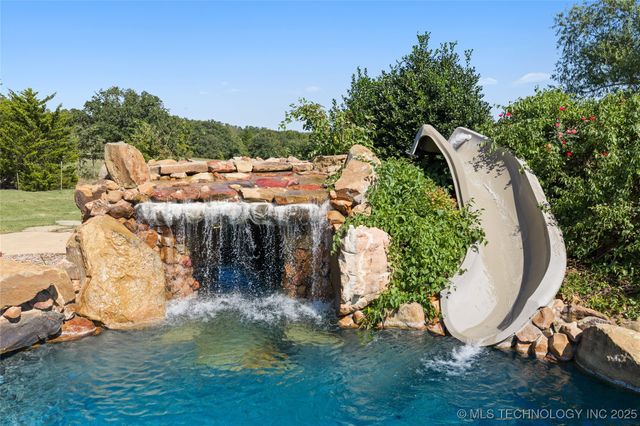 810 Gene Autry Road, Ardmore, OK 73401