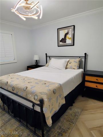 975 9th AVE S 5, Naples, FL 34102